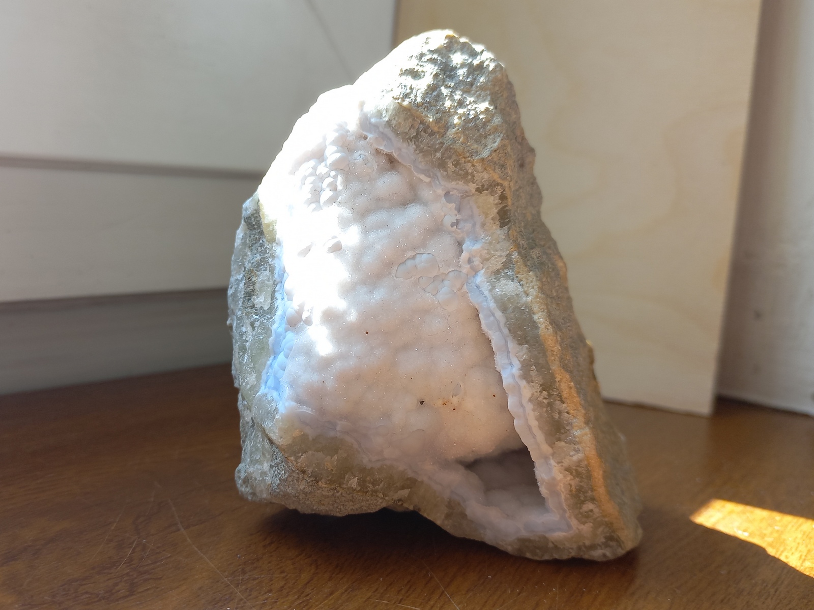 the same chalcedony standing up